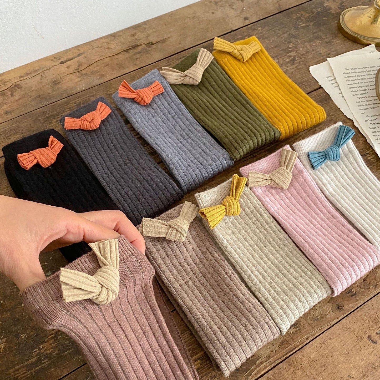 Solid Color Bow Patched Design Mid Tube Socks