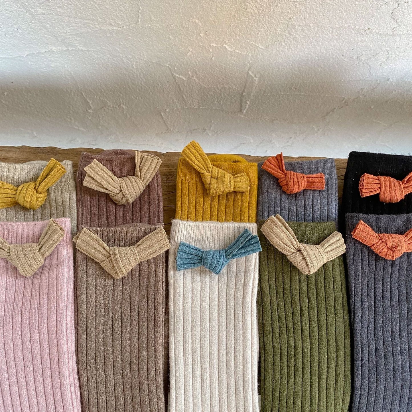 Solid Color Bow Patched Design Mid Tube Socks