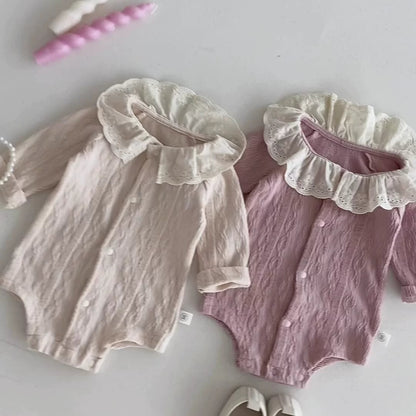 Pañalero de manga larga con estampado de rayas finas