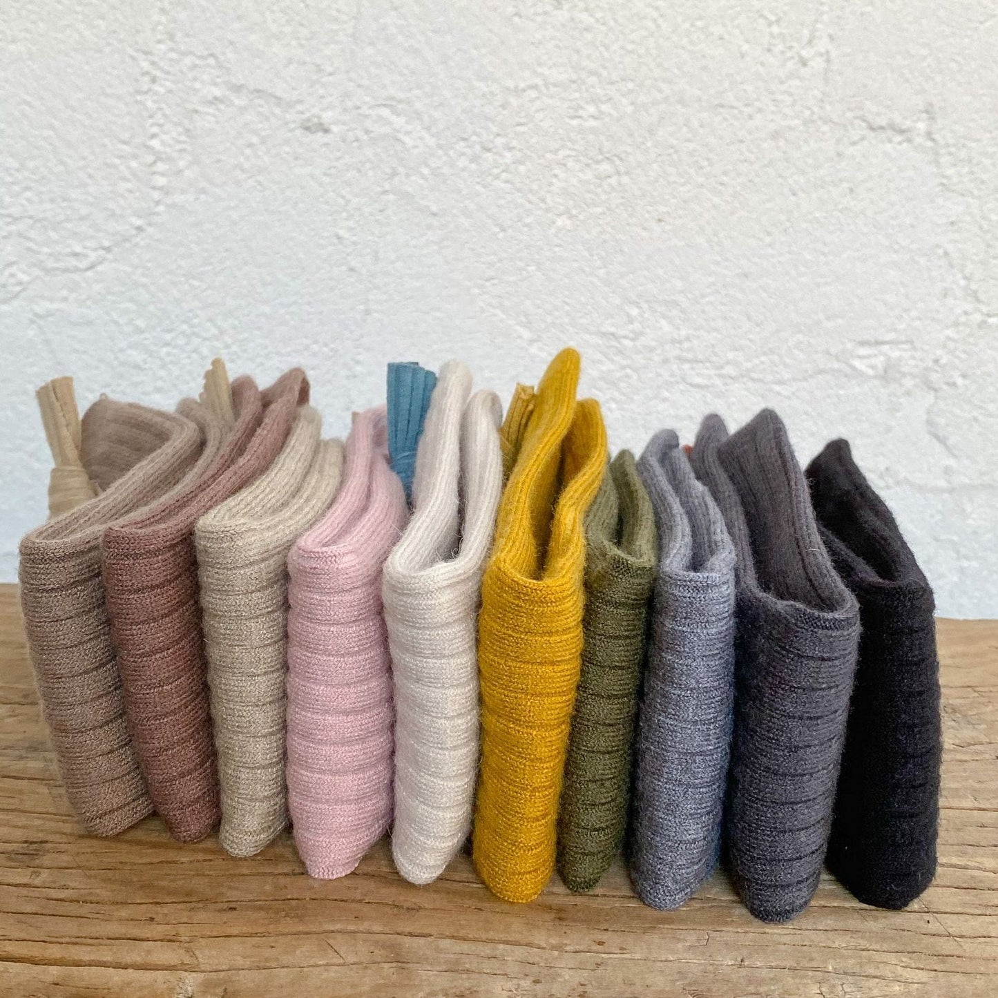 Solid Color Bow Patched Design Mid Tube Socks