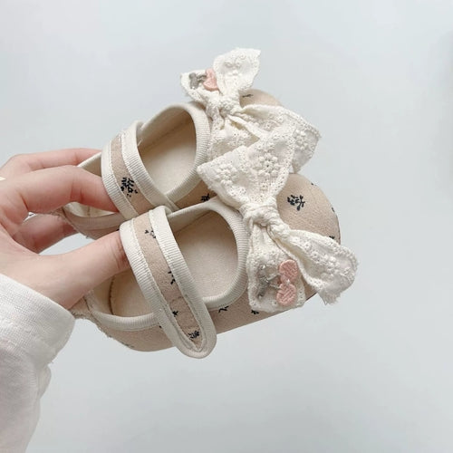 Floral Pattern Butterfly-Bow Shoes