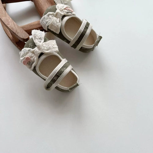 Floral Pattern Butterfly-Bow Shoes